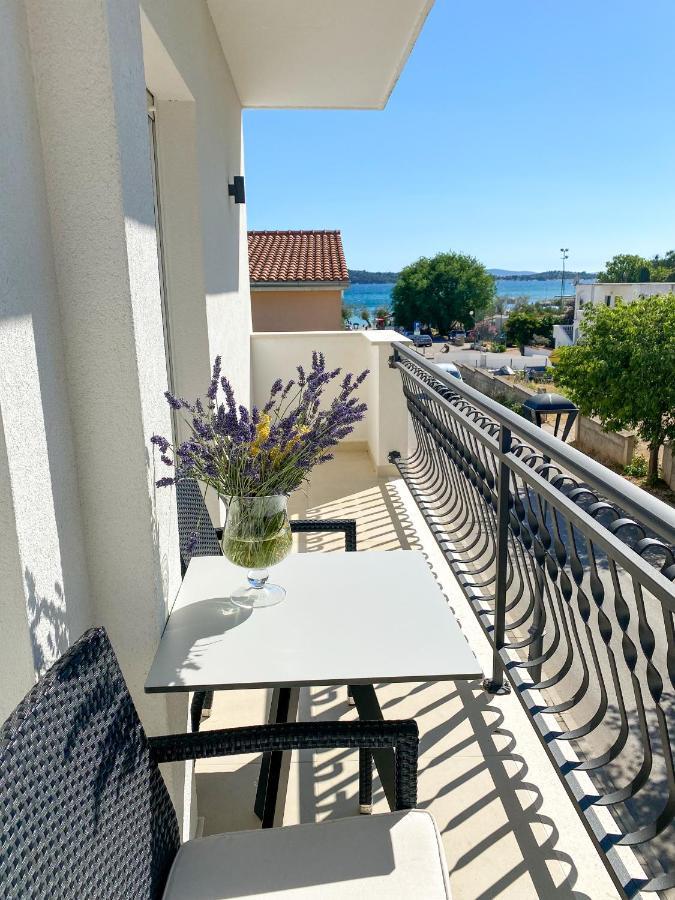 Apartments Dalmatino Vodice Eksteriør billede